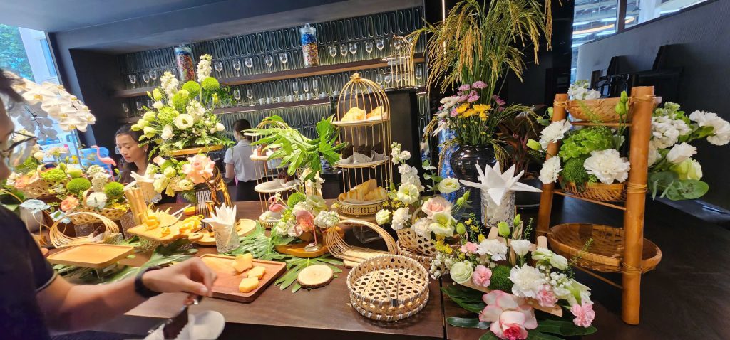 Workshop Kokedama Doanh Nghiệp Hà Nội – 50 Suất Tại Văn Phòng Mercedes Gắn Kết Nội Bộ