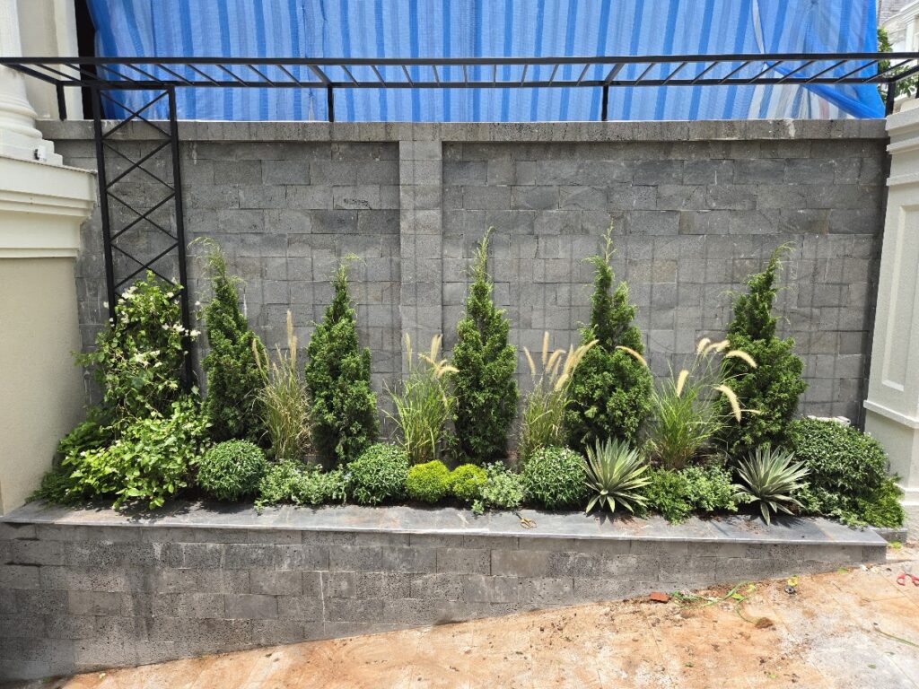 Thi Công Bồn Cây Sân Vườn Gia Kita Ciputra: 3 Điểm Nhấn Địa Trung Hải